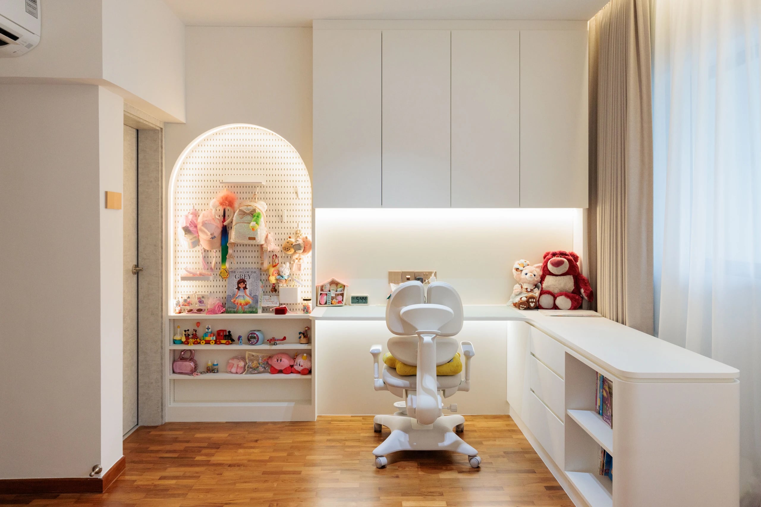 Kids room cabinet study area feature wall